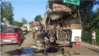 Two roadways buses collide in Lucknow, 6 feared dead