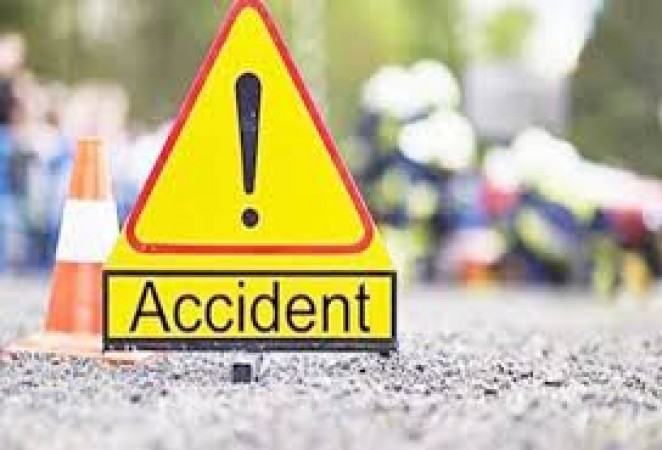 traveller bumped into truck on Gonda-Bahraich highway, 5 died