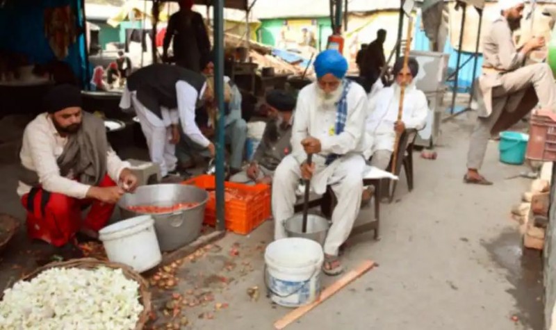 Langar, farmers returning home from Singhu border, is the agitation over?