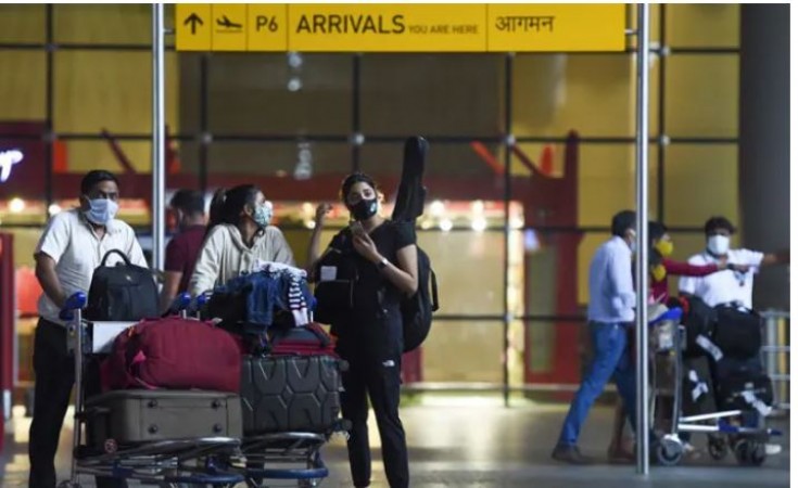Maharashtra govt changes travel rules amid Omicron panic