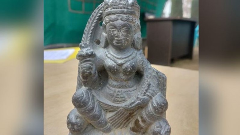 झेलम से रेत निकाल रहे थे मजदूर, हाथ में कमल लिए निकली 'माँ दुर्गा' की 1300 वर्ष प्राचीन मूर्ति