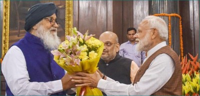 PM Modi wishes Prakash Singh Badal on his birthday