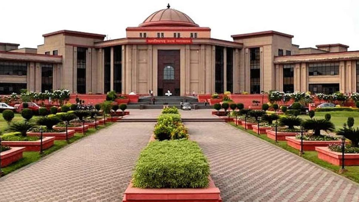 Bilaspur High Court gives big blow to Baghel government, ban on reservation