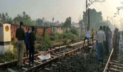 Bomb exploded near the railway track, garbage collector was blown away
