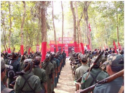 10 Naxalites carrying reward of 8 lakh prize surrender in Dantewada