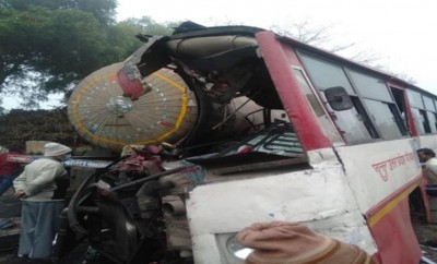 Tragic Accident: Passenger bus collides with truck due to dense fog, 7 people died