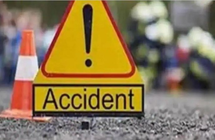 Yamuna Expressway wreaks havoc again, bus and truck collision: 14 injured
