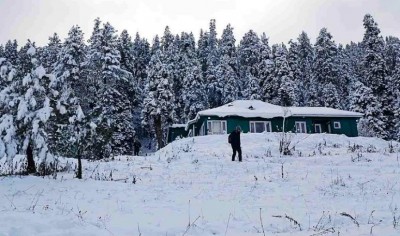 Heavy snowfall in hilly areas, cold will increase with fog in north India