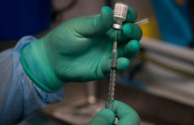 Omicron की दहशत के बीच मोदी सरकार का बड़ा फैसला, 2 नई वैक्सीन और एक दवा को दी मंजूरी