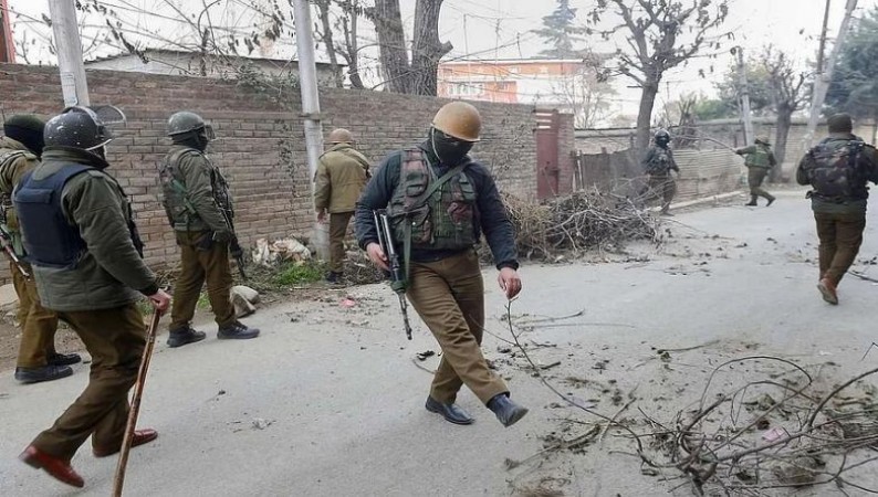 जम्मू कश्मीर में सेना को बड़ी कामयाबी, एक ही झटके में 6 आतंकी ढेर