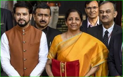 Finance Minister Nirmala Sitharaman reaches Parliament, budget will be presented at 11 am