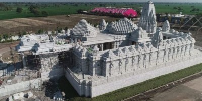 विश्व का पहला 45 शिखर से सुशोभित मंदिर बनकर हुआ तैयार