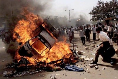 Gujarat riot: Modi deferred hearing on clean cheat, Know reason