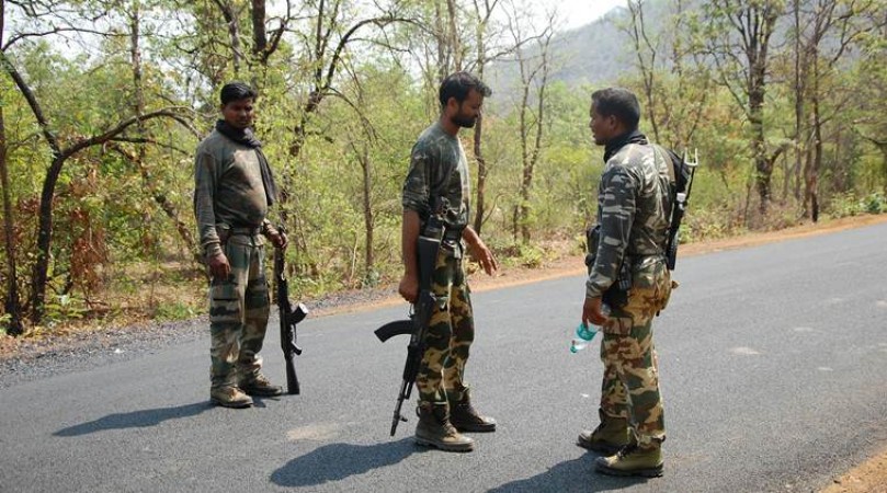 Chhattisgarh: One Naxalite died in encounter, 2 soldiers martyr