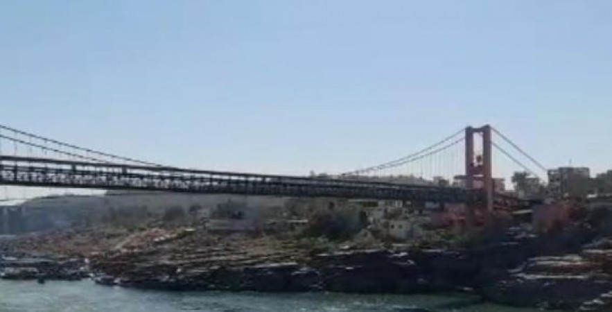 महाशिवरात्रि पर्व से 3 दिन पहले टुटा ओंकारेश्वर के झूला पुल का तार