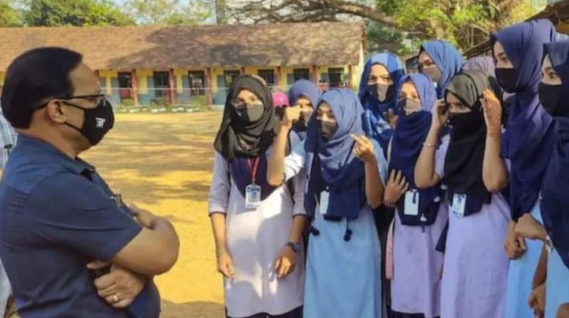 'यूनिफार्म के रंग का हिजाब पहनने की अनुमति दें ..', कर्नाटक हाई कोर्ट में बोलीं मुस्लिम छात्राएं