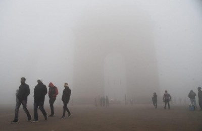 Weather of North India changes, thick sheet of fog seen in many areas of Delhi