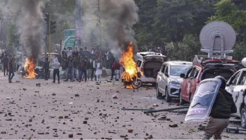 సి ఎ ఎ  నిరసన సందర్భంగా హింసకు పాల్పడిన దుండగులపై చార్జిషీట్ దాఖలైంది