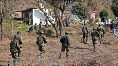 जम्मू कश्मीर: अब आतंकवाद को दिया जाएगा मुंहतोड़ जवाब, CRPF के 1800 जवान रवाना