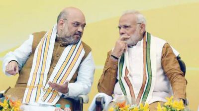 PM Modi's meeting with economists on economic growth, Amit Shah is also present