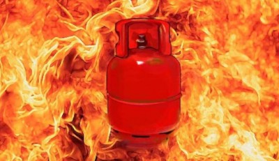 Tragic gas cylinder blast, 11 people of the same family burnt alive