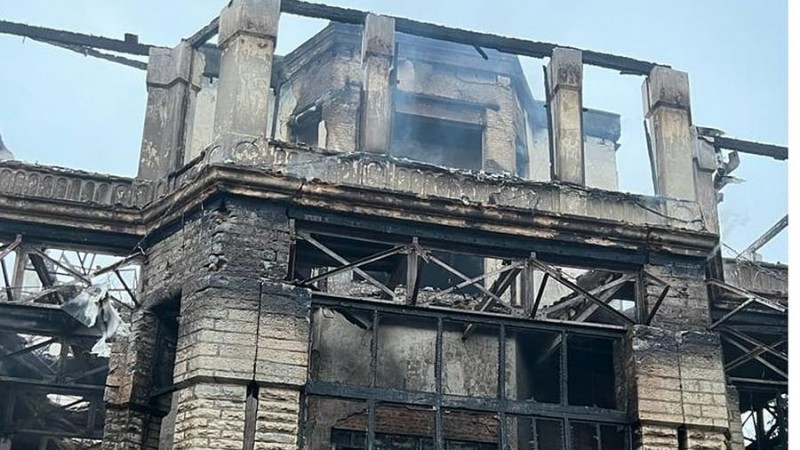 144-year-old club caught fire, Goods worth crores burnt to ashes