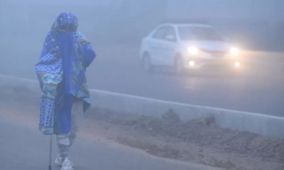 दिल्ली को अभी ठंड से नहीं मिलेगी राहत, पहाड़ों पर बर्फ़बारी बढ़ा रही आफत, 2 डिग्री पहुंचा पारा