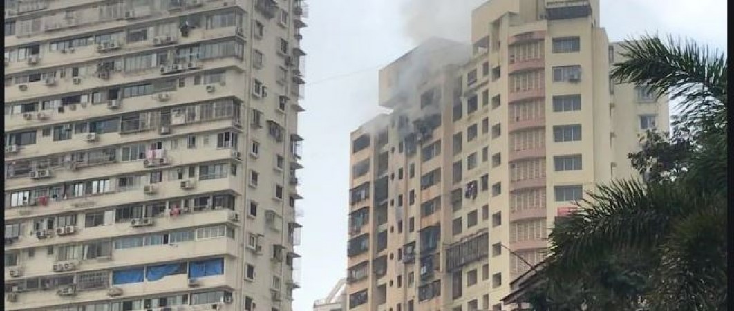 मुंबई में दर्दनाक हादसा: 20 मंजिला इमारत में लगी आग, 15 लोग जले