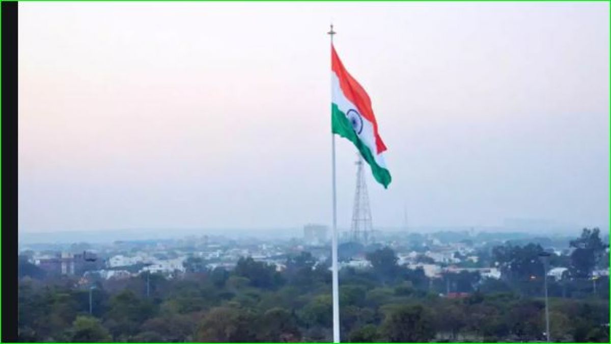 Know The Difference In Flag Hoisting On 26 January And 15 August Newstrack English 1