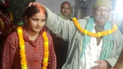 70 वर्षीय ससुर ने 28 साल की बहू से रचाई शादी, इलाके में मचा हड़कंप