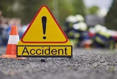 बलिया: तेज रफ़्तार कार ने 4 लोगों को रौंदा, 2 लोगों की मौत