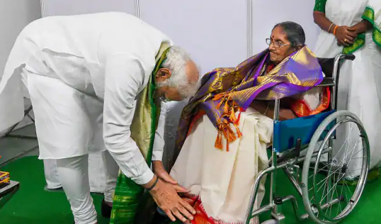 PM मोदी ने छुए स्वतंत्रता सेनानी की 90 वर्षीय बेटी के पैर, जानिए कौन थे पसाला कृष्णमूर्ति