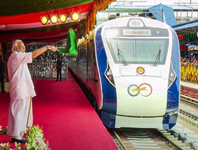 पीएम मोदी का कल गोरखपुर दौरा, गीता प्रेस भी जाएंगे, 2 वंदे भारत ट्रेन को दिखाएंगे हरी झंडी