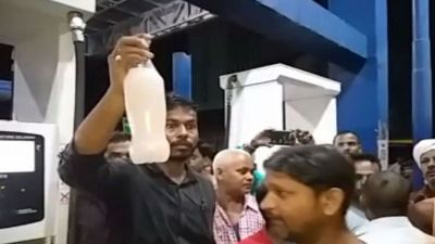 बिहार: रोहतास के पेट्रोल पंप पर गाड़ियों में डाला पानी, सभी कर्मचारी फरार