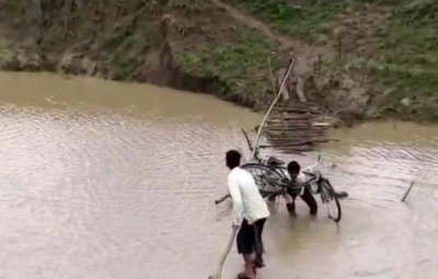 Madhya Pradesh: These bridge has been broken for years, threat for locals