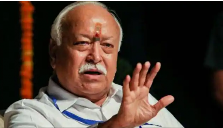 RSS Chief  visits a mosque, meets Umer Ilyasi of Imam foundation