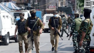 जम्मू कश्मीर में फिर हिन्दुओं पर हमला ! घर में घुसकर आतंकियों ने 3 मजदूरों को मारी गोली