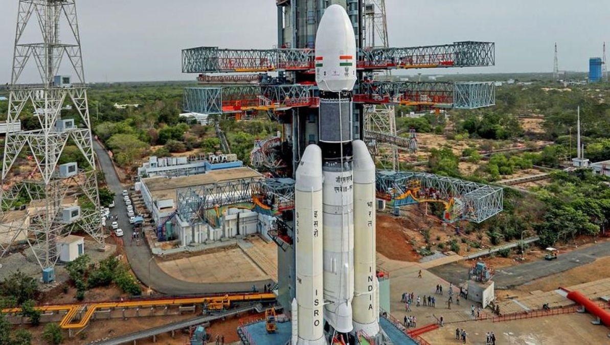 ISRO put Launch  of Chandrayaan-2 on hold due to technical problem