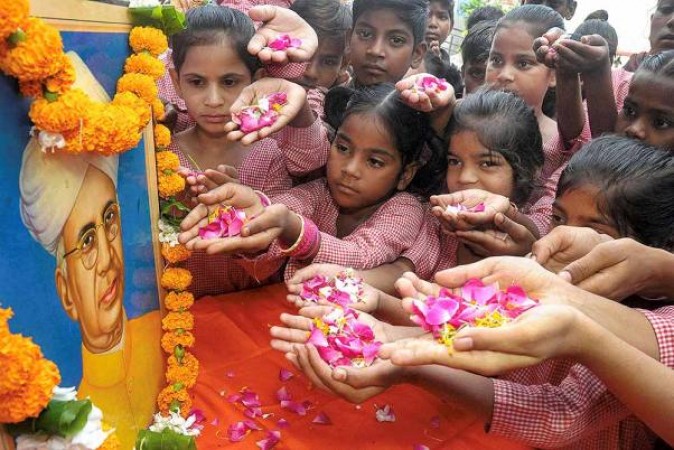 Why we celebrate Dr Sarvepalli Radhakrishnan's birthday as Teachers' Day? | NewsTrack English 1