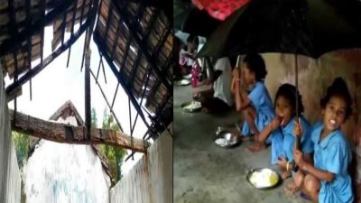 ओड़ीशा का ऐसा स्कूल, जहाँ बच्चे एक हाथ से पकड़ते हैं छाता, दूसरे से खाते हैं खाना