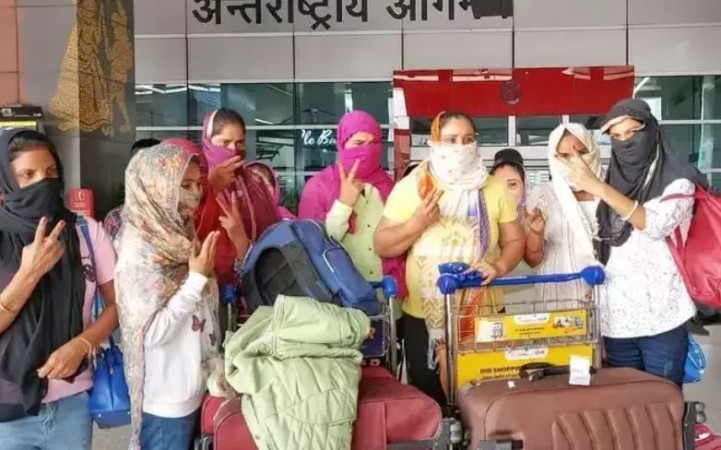 ओमान में 'नरक' भोग रहीं थी 24 पंजाबी महिलाएं, वापस लाया गया भारत, महिलाओं ने सुनाई दर्दभरी दास्तां