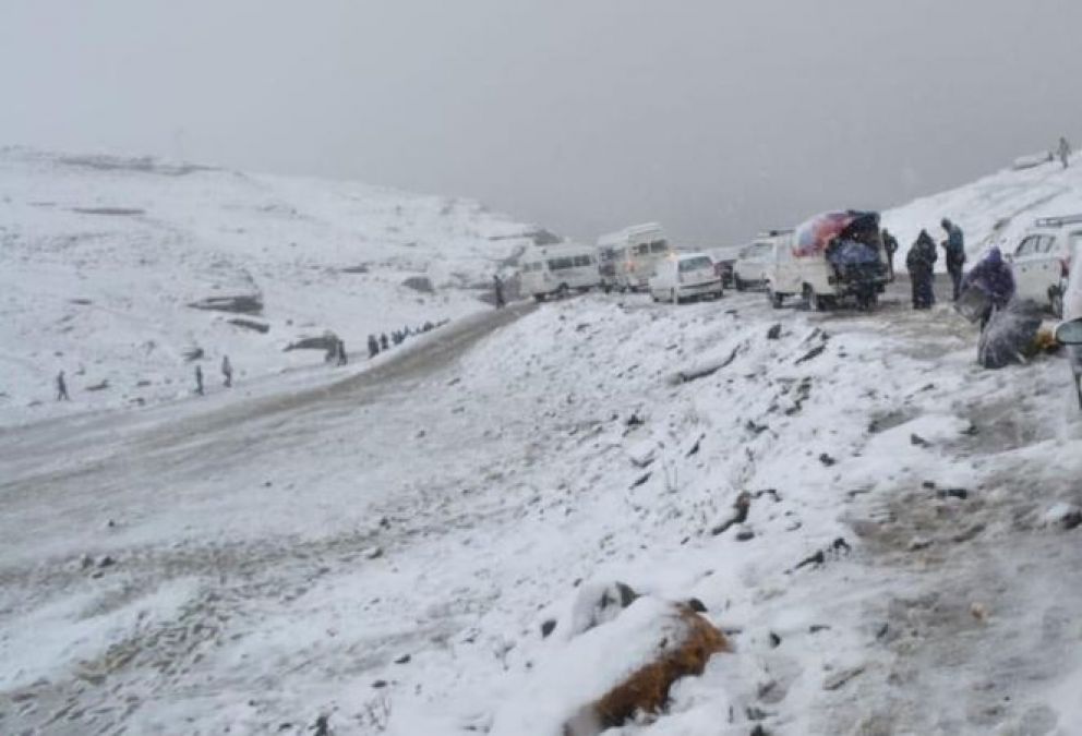 नंदादेवी : बर्फ में दबे विदेशी पर्वतारोहियों के शव निकालने का अभियान शुरू