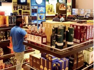 सुप्रीम कोर्ट का आदेश- शराब की बिक्री कैसे करनी है ? खुद तय करे सरकार