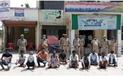 दलितों के साथ हिंसा पर सीएम योगी सख्त, कोतवाल निलंबित, 12 गिरफ्तार