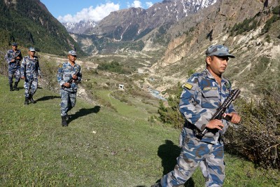 भारतीय सीमा पर नेपाल पुलिस ने की भारी गोलीबारी, 4 घायल, 1 की मौत