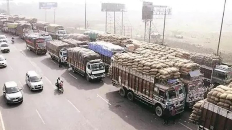 Will there be a ban on the entry of big vehicles in Delhi between October 1 and February 28?