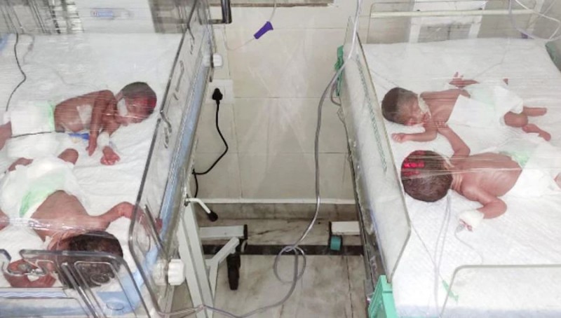 OMG! Woman gives birth to 4 children in Agra at the same time