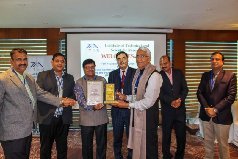भारतीय स्किल डेवलपमेंट यूनिवर्सिटी, जयपुर के प्रो. एस. के. झाझरिया ने हासिल किया लाइफटाइम अचीवमेंट अवार्ड