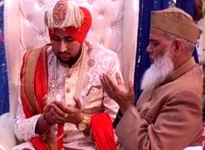 आखिर क्यों मुस्लिम युवक ने अपनी शादी में पहनी पगड़ी ?