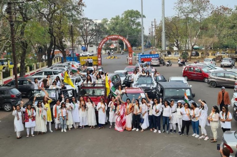 Indore's 'Nari Shakti' raised voice for world peace, gave a message of peace on Women's Day